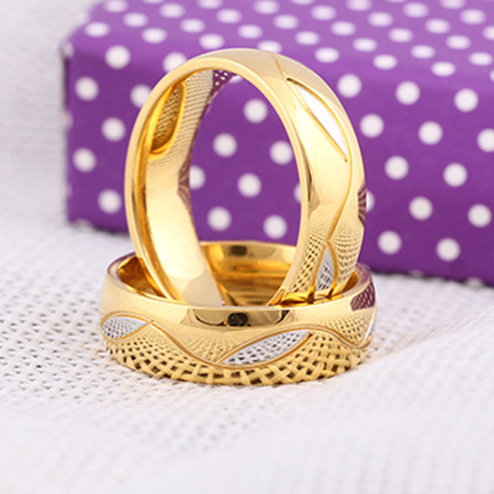 Two-Tone Heart-Accent Couple's Ring – Minimalist Gold & Silver Contrast Engagement/Wedding Bands