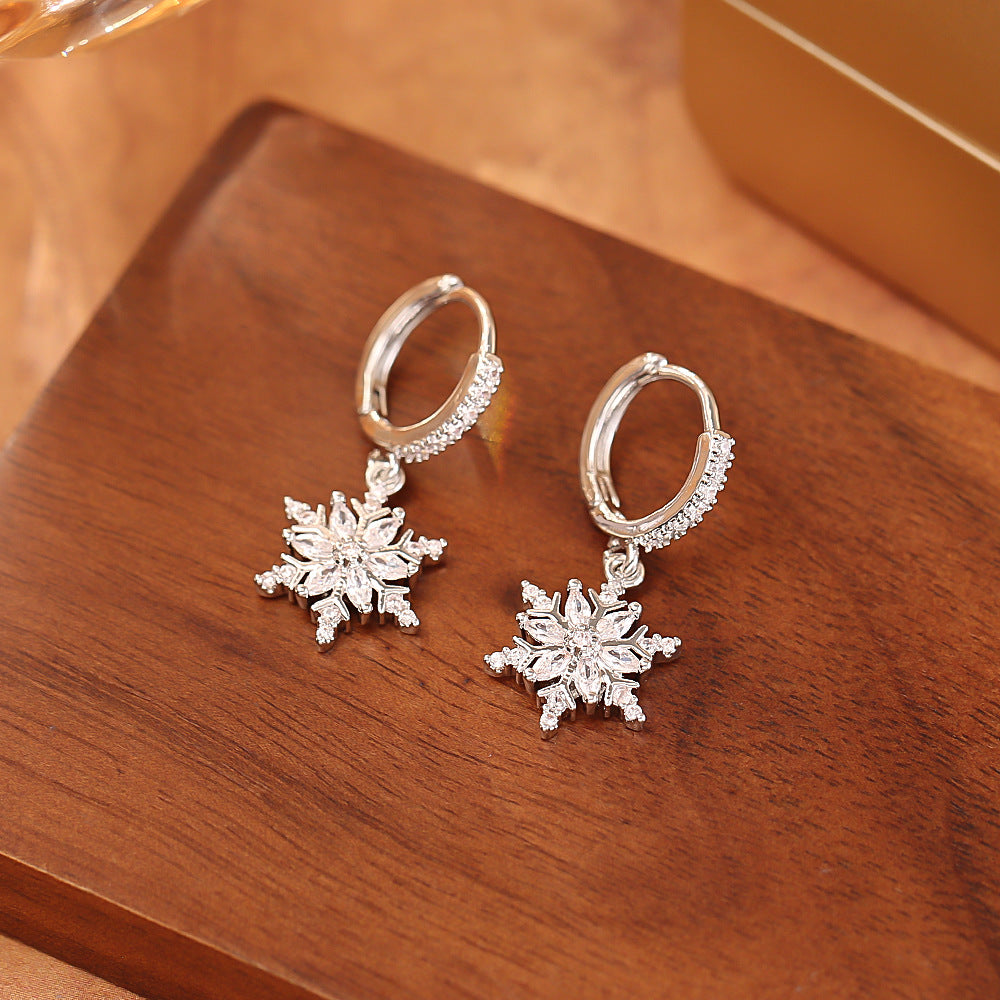 "First Snow Letter" Gold Snowflake Huggie Earrings (French Luxury Fall/Winter Jewelry)
