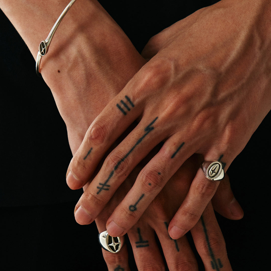 Vintage North‑Star Oval Open‑Band Ring