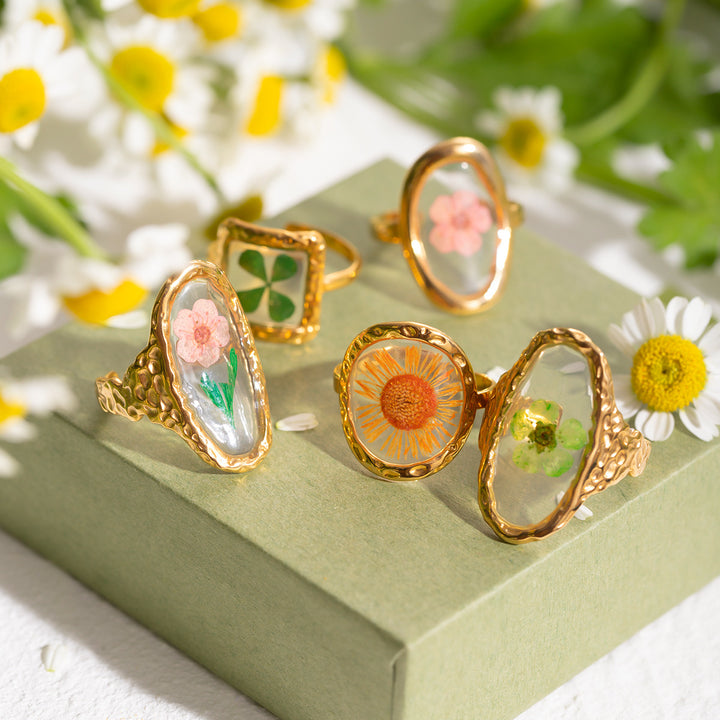 Hammered Frame Oil Painting Open Ring, Pastoral Floral Art Ring
