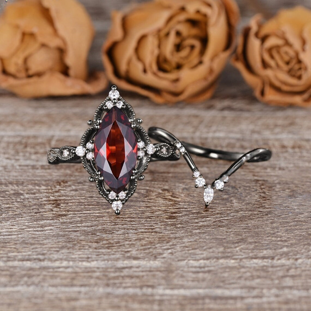 Vintage Gothic Marquise Gemstone Ring (Light Luxury Niche Individual Band)