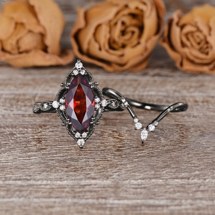 Vintage Gothic Marquise Gemstone Ring (Light Luxury Niche Individual Band)