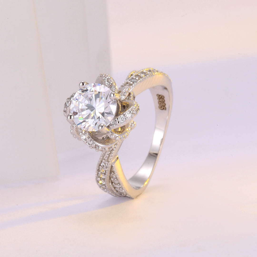 Intertwined Halo Center Stone Ring (Light Luxury Niche Romantic Band)