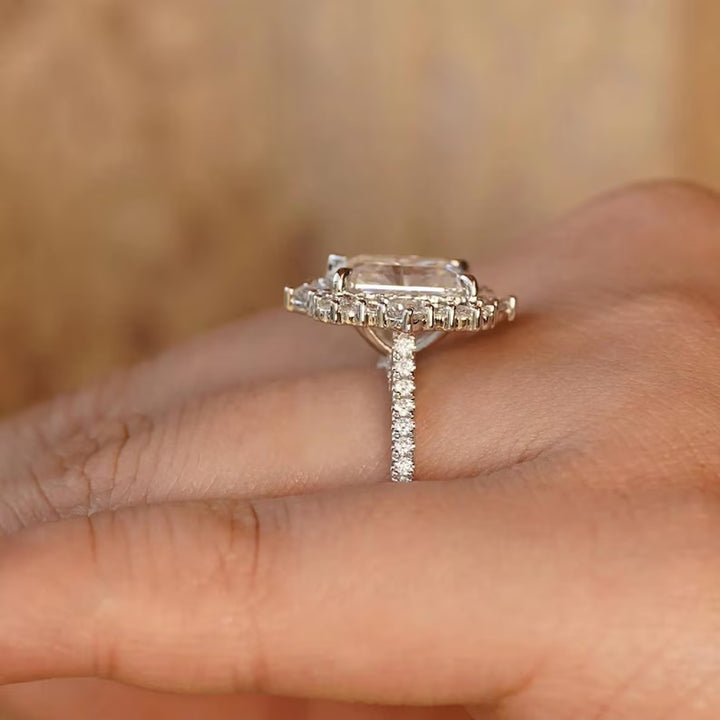 Starburst Halo Radiant Cut Ring (Light Luxury Niche Engagement Band)