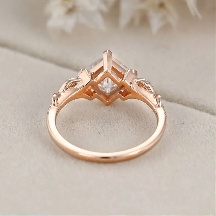 Princess Cut Diamond & Vine Openwork Ring (Light Luxury Romantic Proposal Style)