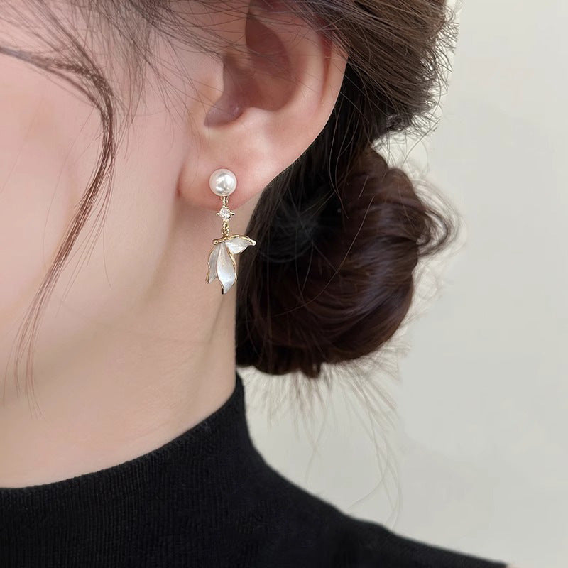 S925 Silver Pearl Mermaid Tail Stud Earrings