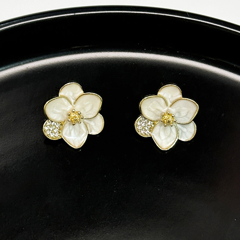 French White Flower Earring Set (Luxury Gentle Elegant Earrings)