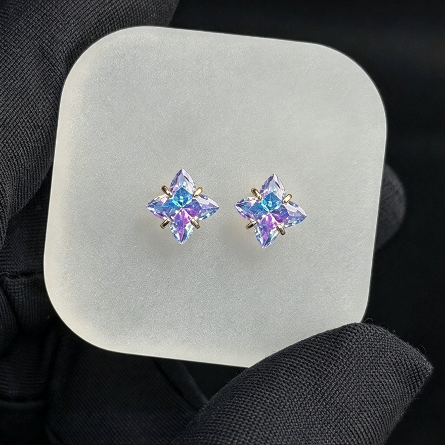 Gradient Color Clover Stud Earrings