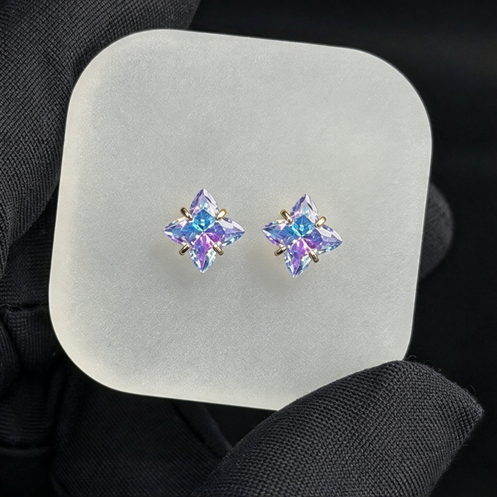 Gradient Color Clover Stud Earrings