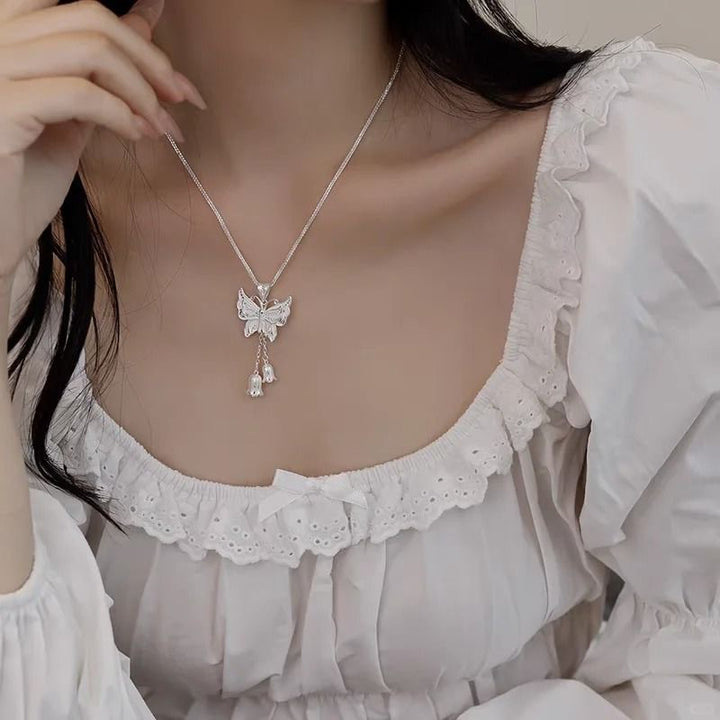 Vintage Double Layer Butterfly Lily of the Valley Pendant Necklace, Antique Silver Ethnic Hollow Pattern Collarbone Chain