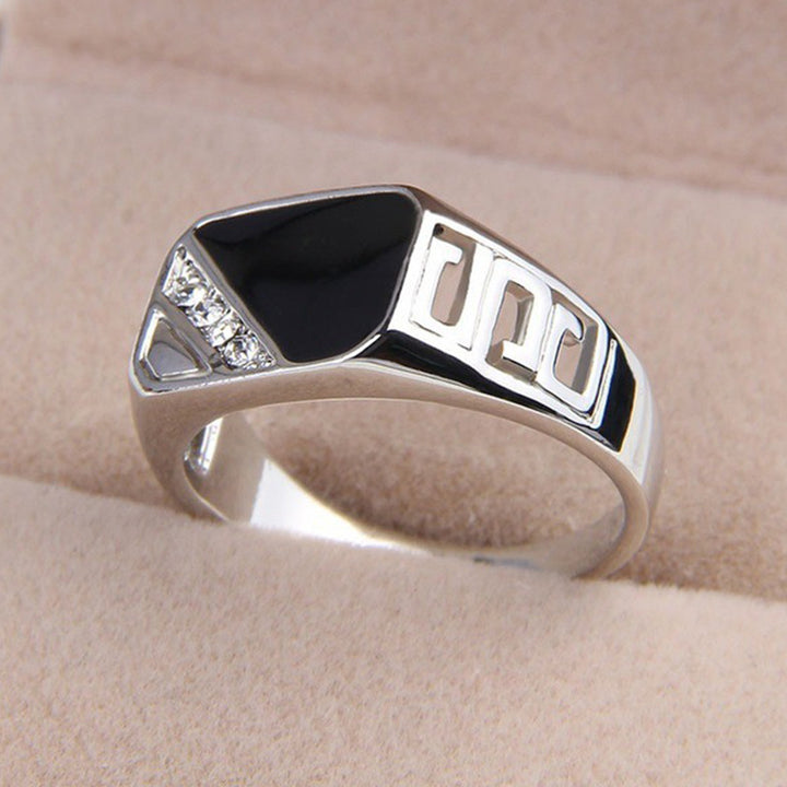 Titanium Steel Geometric Black Face Diamond-Embedded Men's Ring (Light Luxury Business Style)