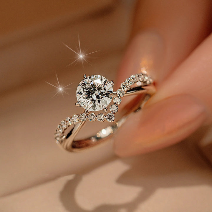 Twisted Band Accent Diamond Ring (Women's Luxury Elegant Style)