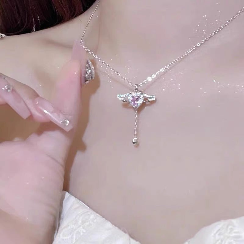 Cupid's Heart - A luxurious and sophisticated zircon necklace for versatile women.