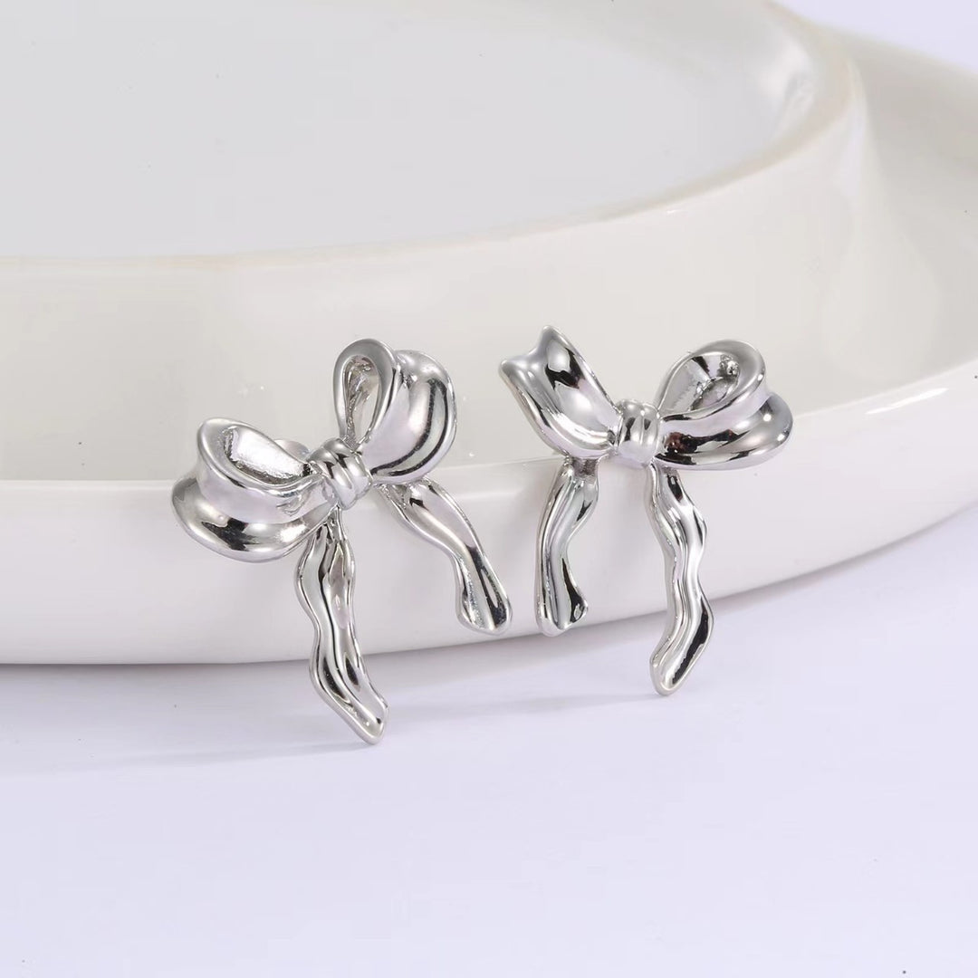 Elegant Bowknot Stud Earrings