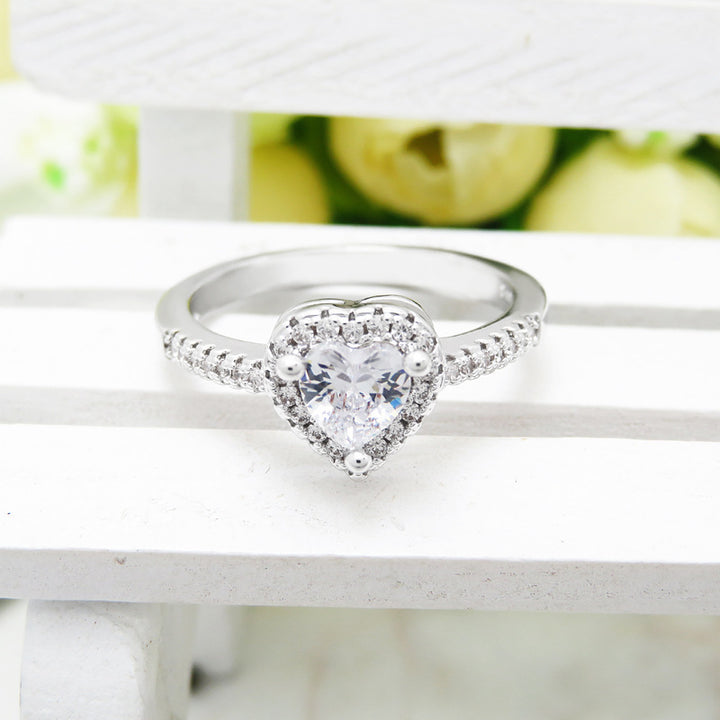 Heart Diamond Halo Engagement Ring (Luxury Romantic Proposal Band)