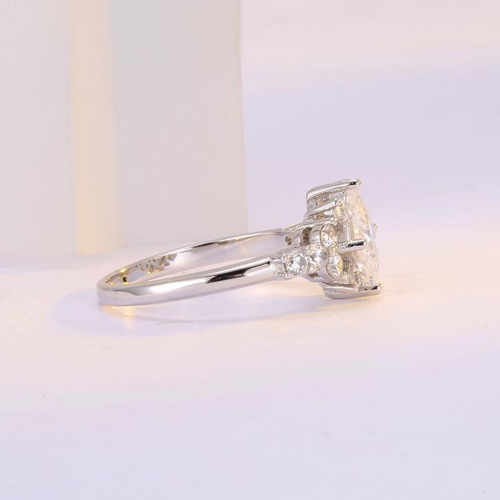 Princess-Cut Center Stone Pavé Accent Ring (Luxury Engagement & Statement Band)