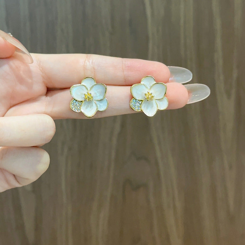 French White Flower Earring Set (Luxury Gentle Elegant Earrings)