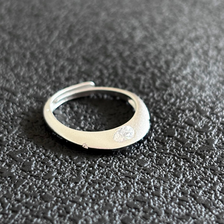 Horizontal Set Main Stone Plain Band Ring, Gold & Silver One-Bar Cross Zircon Light Luxury Band
