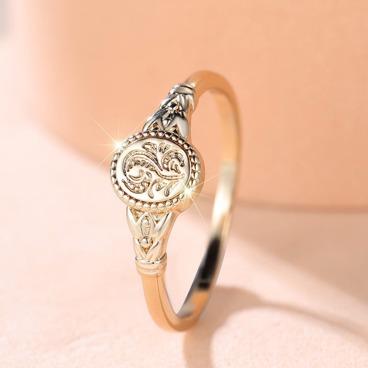Vintage Engraved Floral Oval‑Plate 14K Gold Thin Band Ring