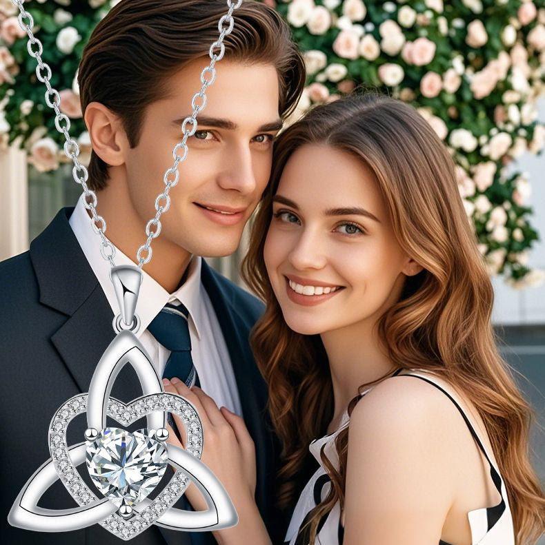 Celtic Knot Heart Center Stone Necklace (Light Luxury Niche Guardian Meaning Clavicle Chain)