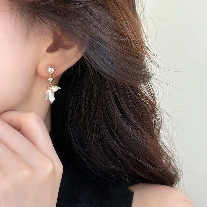 S925 Silver Pearl Mermaid Tail Stud Earrings