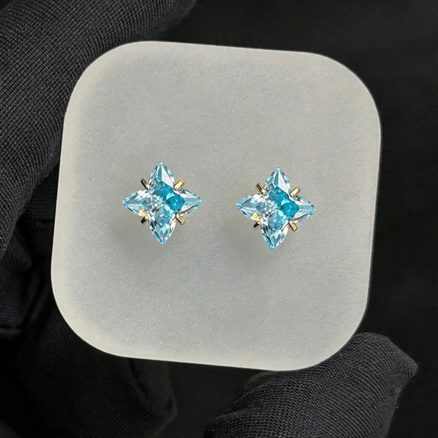 Gradient Color Clover Stud Earrings
