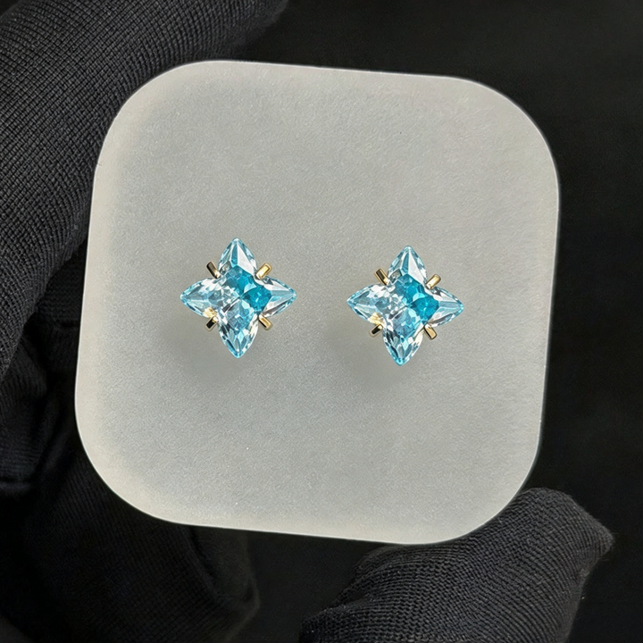 Gradient Color Clover Stud Earrings