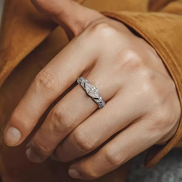 Light Luxury Eye of Horus Moissanite 925 Silver Ring