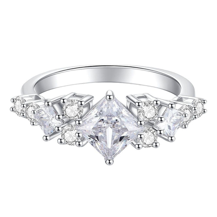 Kite-Cut Center Diamond Star Cluster Ring (Luxury Ritual Personalized Style)