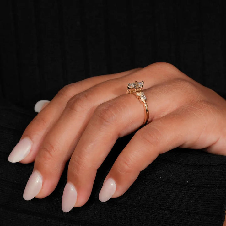 Kite-Cut Diamond Vine Carving Ring (Vintage Luxury Ritual Style)
