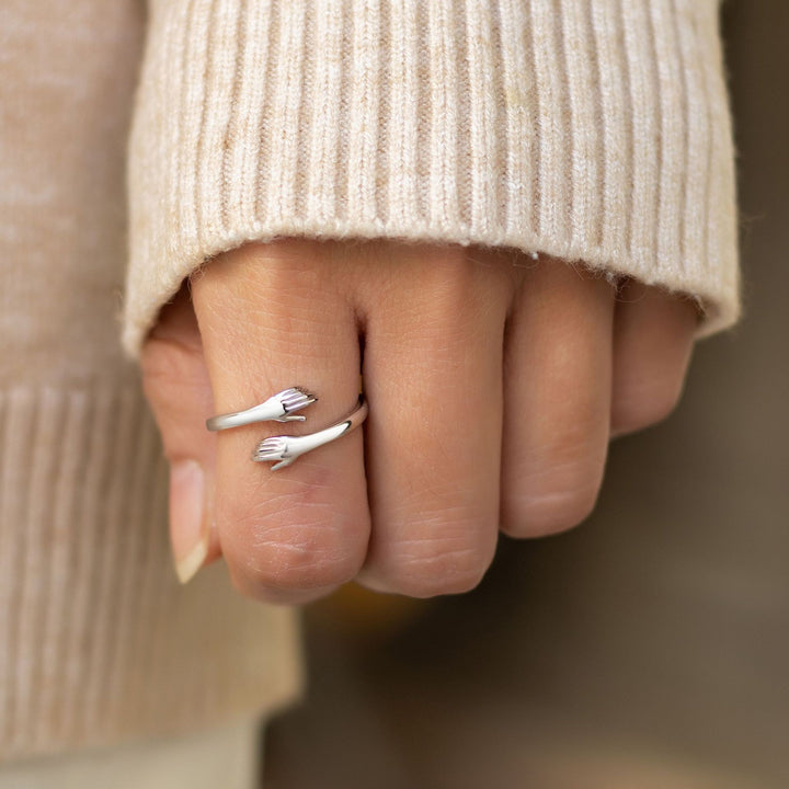Engraved Hug Hands Ring for Women – Fashionable European & American Style
