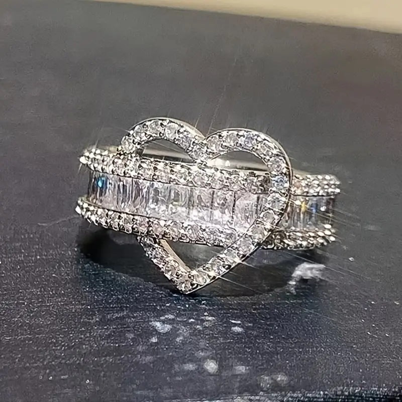 Heart Shaped Baguette Diamond Intertwined Ring (Light Luxury Personalized Romantic Style)