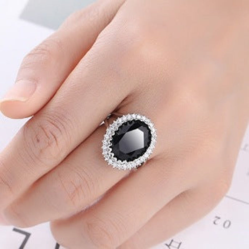 Vintage Gemstone Halo Ring (Light Luxury Niche Royal Style Band)
