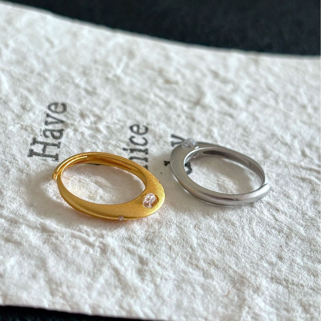 Horizontal Set Main Stone Plain Band Ring, Gold & Silver One-Bar Cross Zircon Light Luxury Band