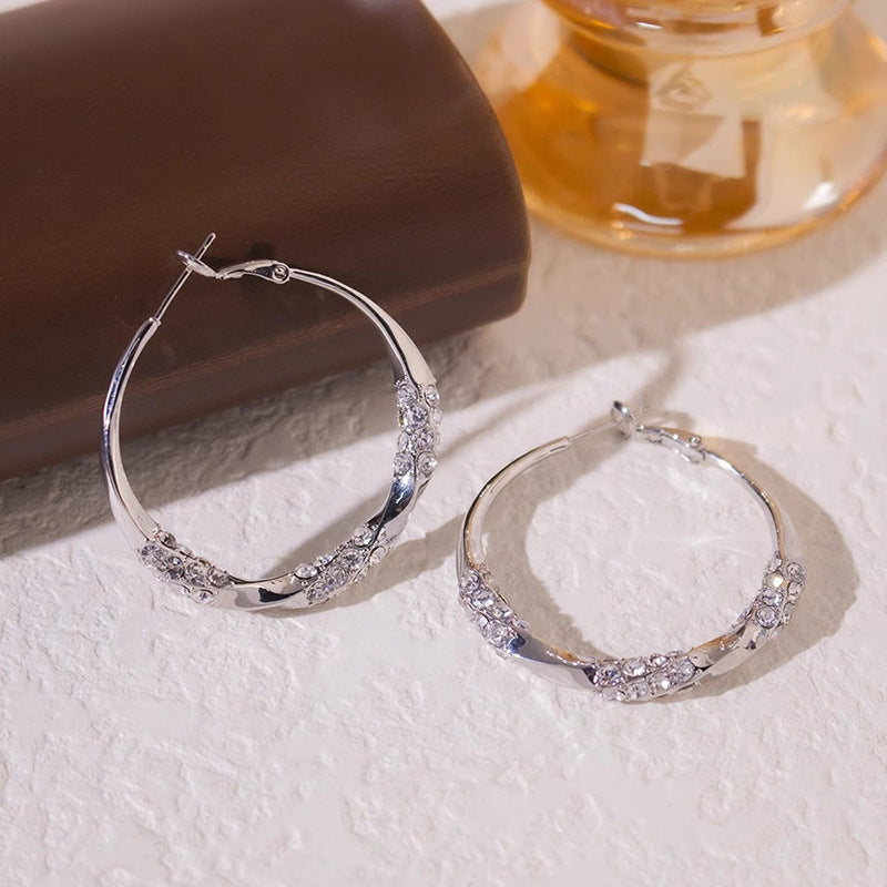 Twisted Pattern Diamond-Inlaid Hoop Earrings (Vintage Gorgeous Style Series)