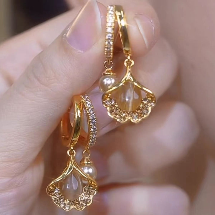 18K Gold Ginkgo Leaf Earrings - Elegant Studs for Office Wear, Luxury High-End Feminine Design