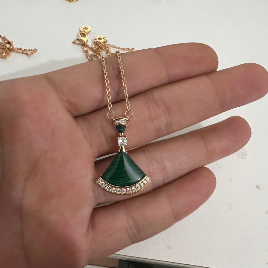 Luxury Skirt Shape Fan Necklace Set (High-End Pavé Gemstone Choker)
