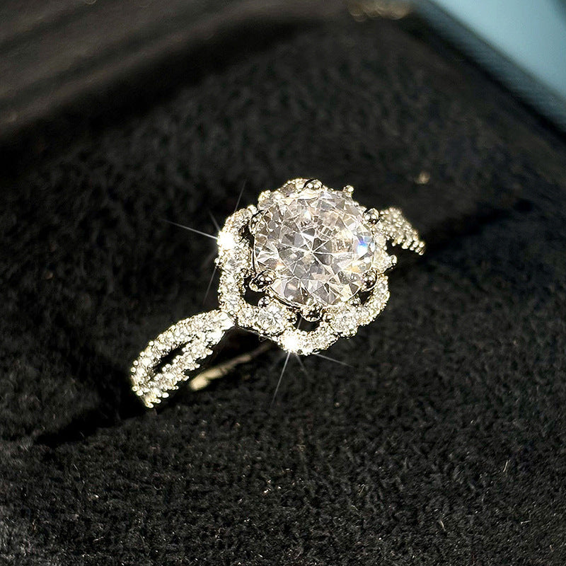 Floral Halo Twist Shank Diamond Ring (Light Luxury Niche Proposal & Engagement Band)
