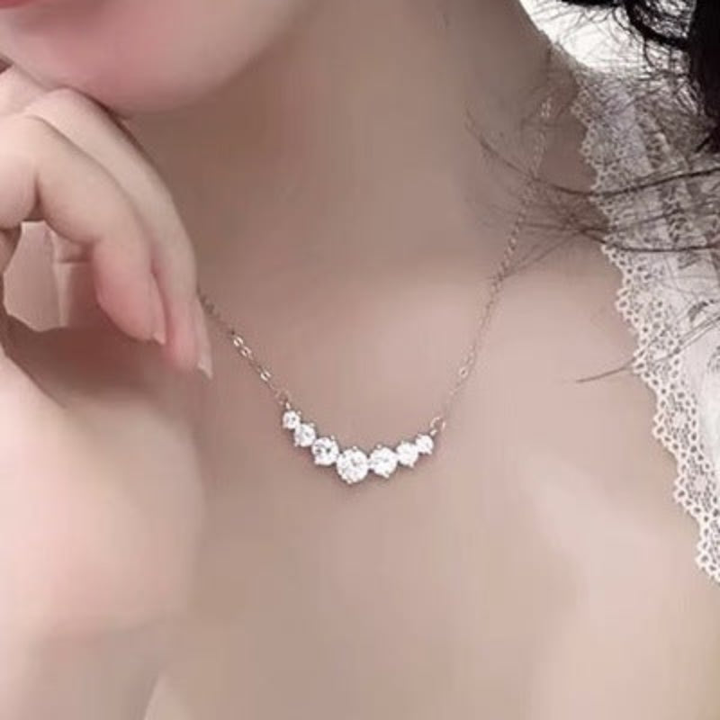 Luxury Shining Diamond Pendant Choker (Temperament Daily Necklace)
