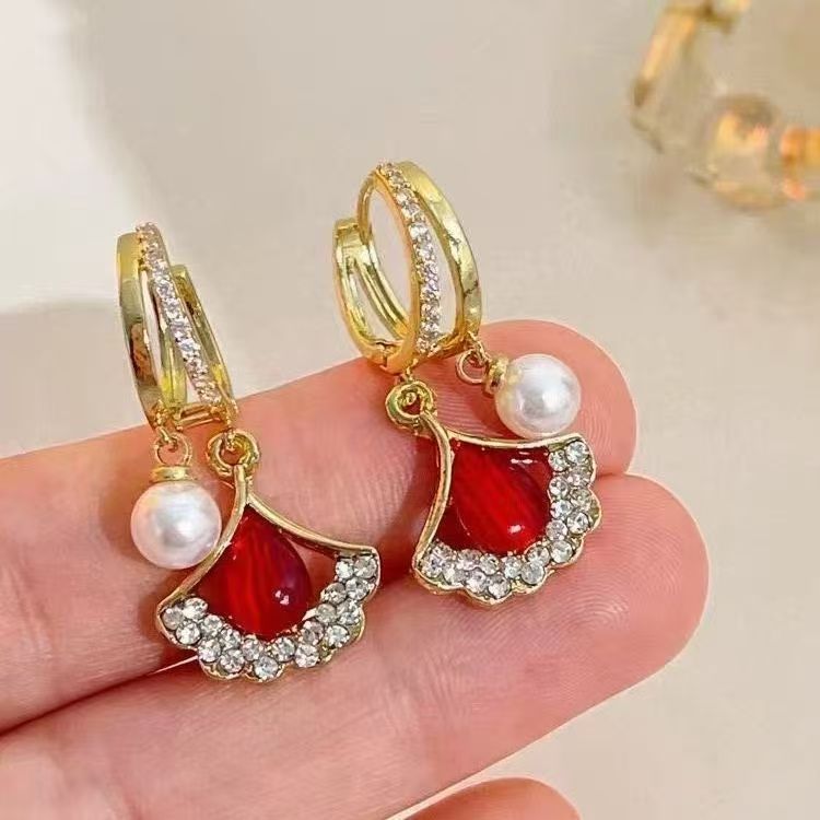 18K Gold Ginkgo Leaf Earrings - Elegant Studs for Office Wear, Luxury High-End Feminine Design