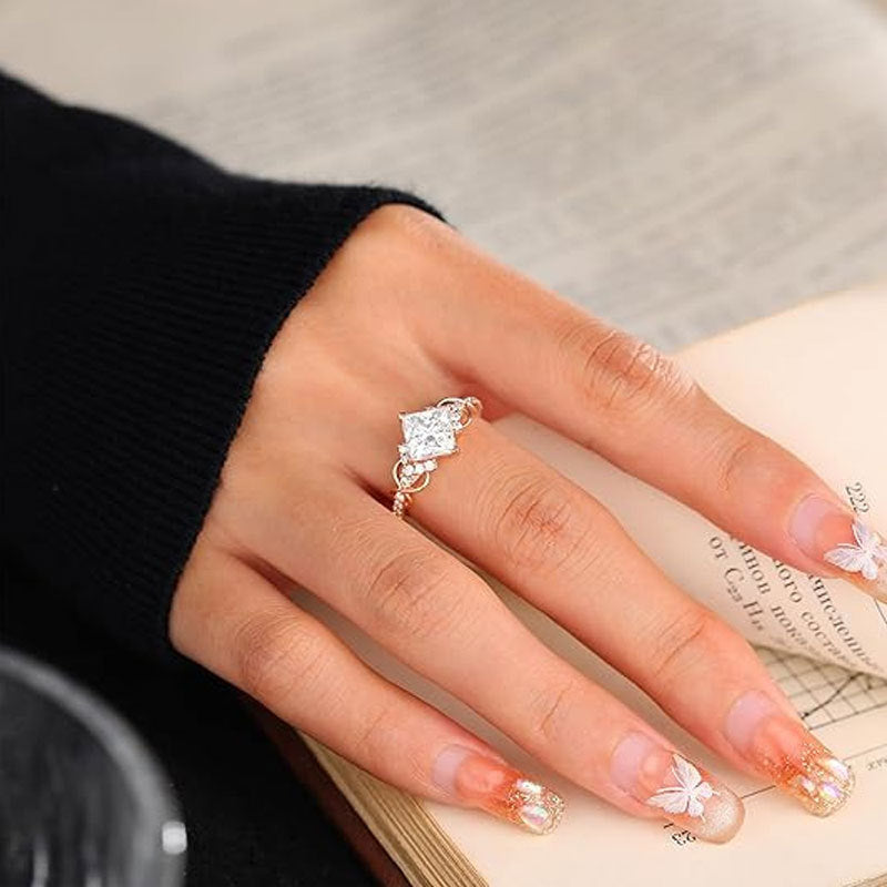 Princess Cut Diamond & Vine Openwork Ring (Light Luxury Romantic Proposal Style)
