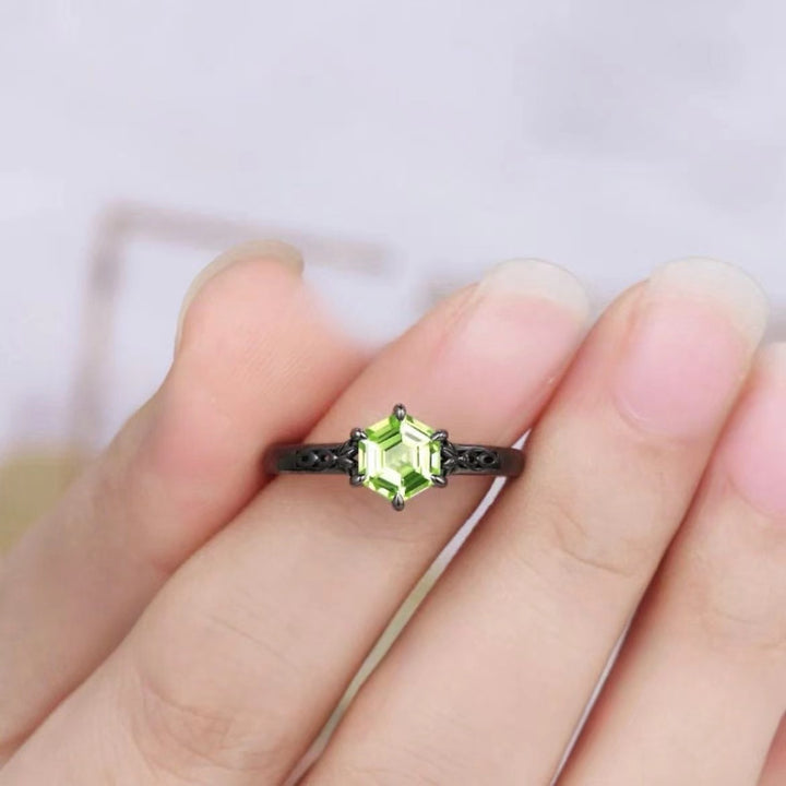Black‑Tone Hexagonal Simulated Peridot Floral Ring Set