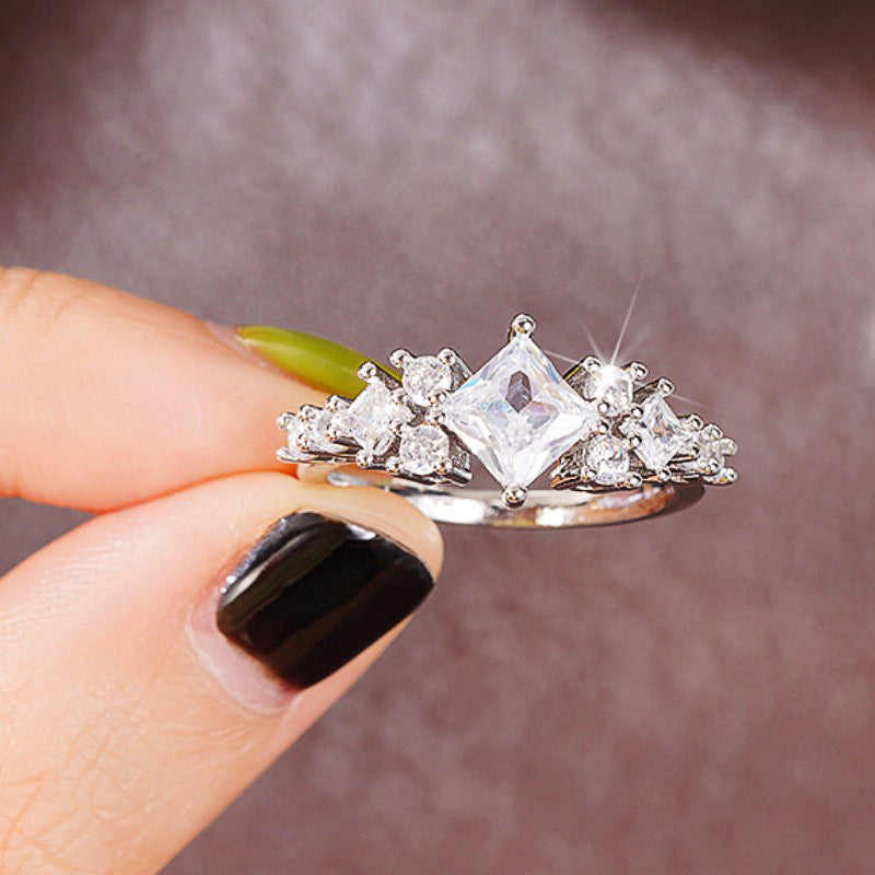Princess Cut Diamond Staggered Pavé Ring (Light Luxury Niche Elegant Band)