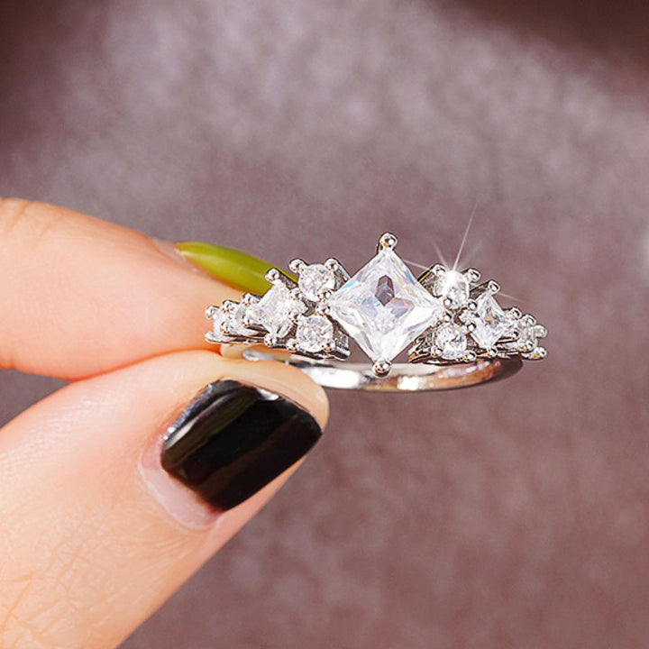 Princess Cut Diamond Staggered Pavé Ring (Light Luxury Niche Elegant Band)