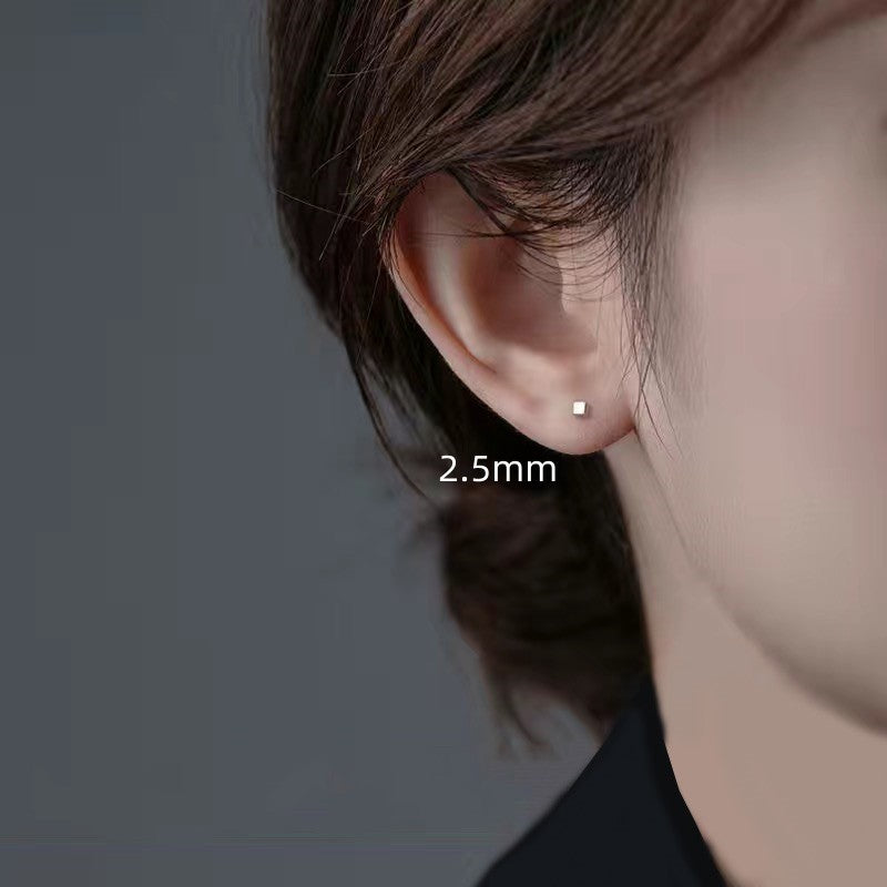 One S925 silver square earring for ear piercing