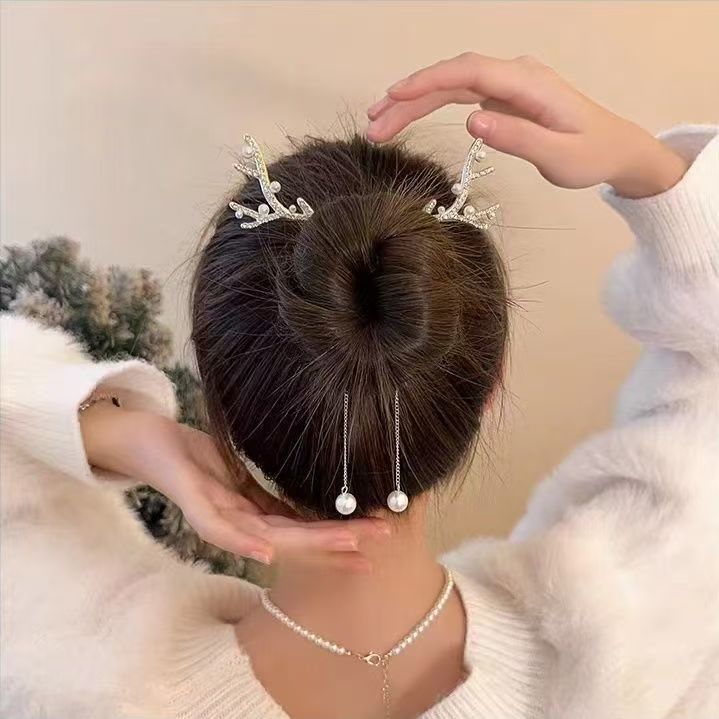 Christmas High Ponytail Hair Clip - Antler Bun Hair Clamp with High-End Tassel Headpiece