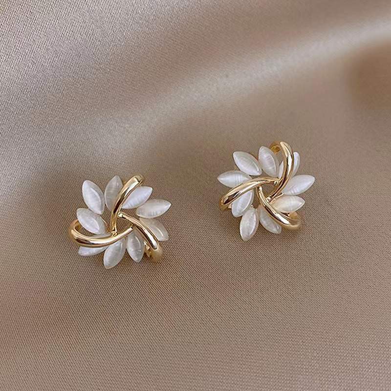 S925 Sterling Silver French-Style Cat's Eye Flower Earrings for Women