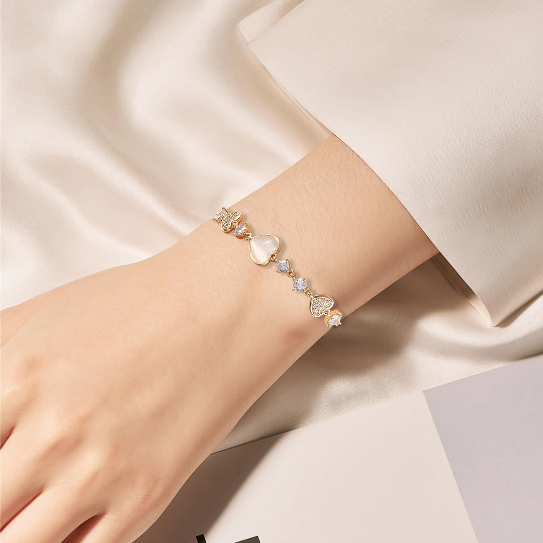 Heart‑Shaped Mother‑of‑Pearl & Diamond Adjustable Pull‑Chain Bracelet