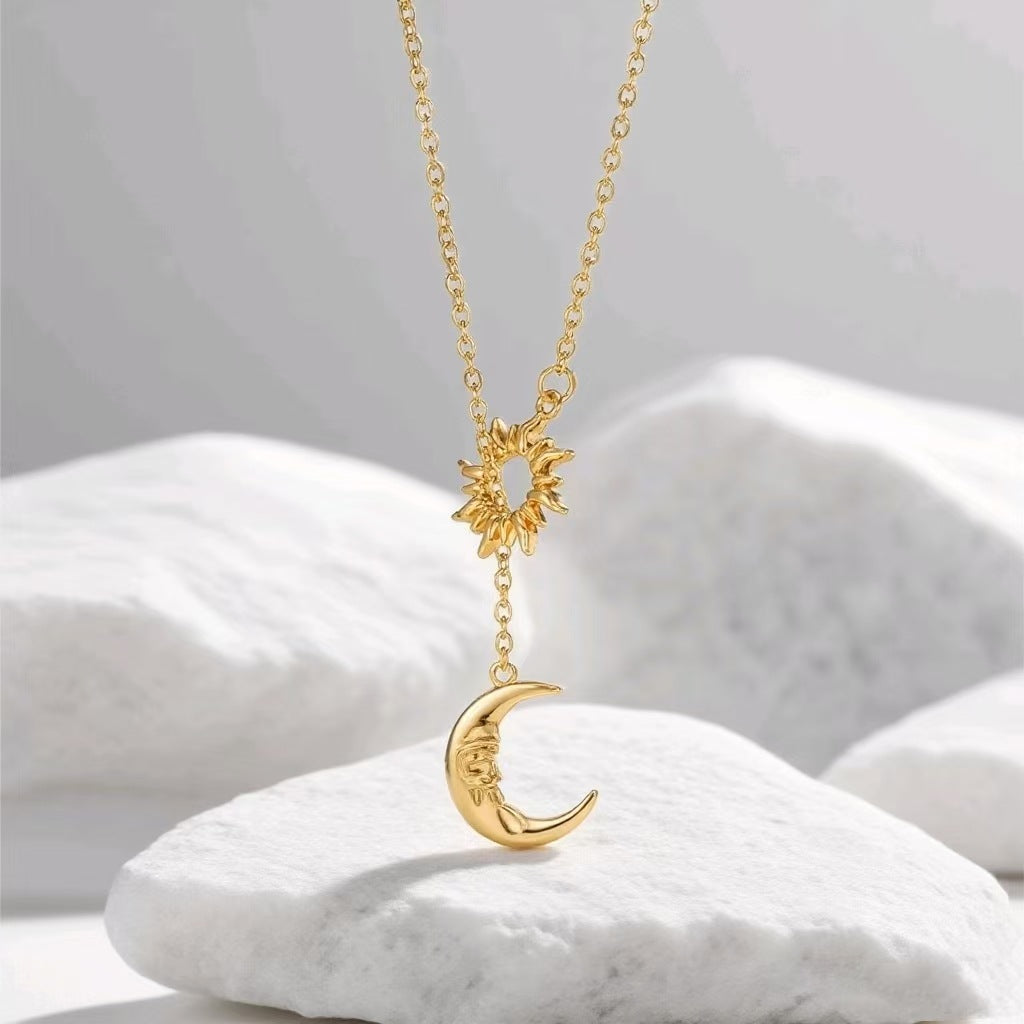 Vintage Sun & Moon Face Split Collarbone Necklace, S925 Silver Sun Crescent Face Pendant Chain, Gold & Silver Two-Tone Niche Jewelry