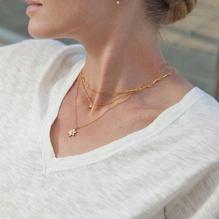 Marquise Diamond 5-Petal Flower Collarbone Necklace, Multi-color Dainty Floral Chain, Gold & Silver Two-Tone Elegant Ladies Jewelry